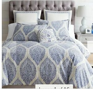 King size Reese Blue duvet set.
